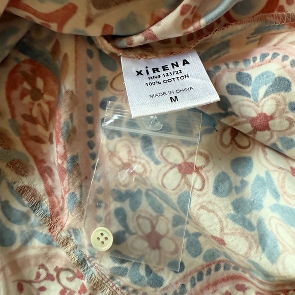 XiRENA Multicolor Patterned Blouse - Picture 7 of 9